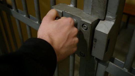 19-latek poszukiwany przez policję, prokuraturę i sąd wpadł w ręce mundurowych