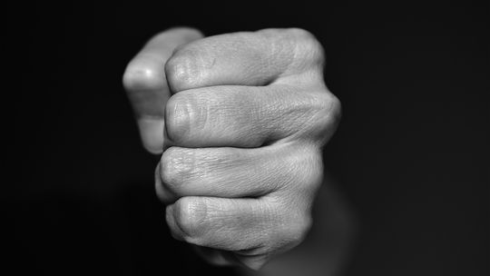 77-latek z nakazem opuszczenia mieszkania za przemoc wobec żony