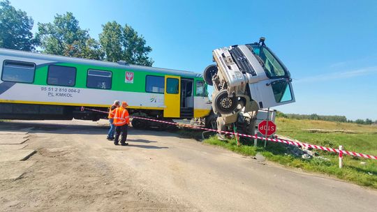 [AKTUALIZACJA] Szynobus uderzył w ciężarówkę. Ponad 20 osób poszkodowanych