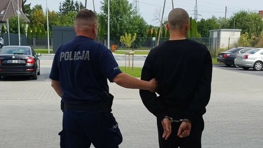 Awantura domowa w Nasielsku. Dźgnął kilka razy nożem i uciekł