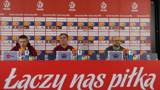 Biało-Czerwoni w Kępie. Reprezentacja Polski przygotowuje się do meczu z Rumunią
