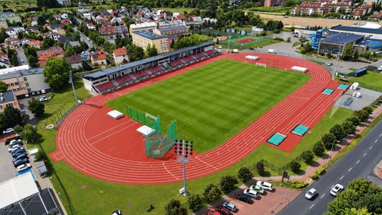 Bieżnia na stadionie w Płońsku otwarta dla mieszkańców. Znamy haromogram dostępności