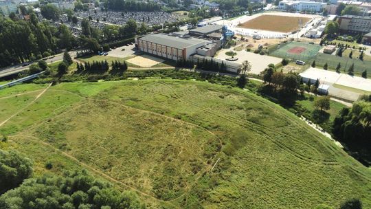 Boisko treningowe nad Płonką wciąż bez budowy. Burmistrz uspokaja mieszkańców Boisko treningowe nad Płonką wciąż bez budowy. Burmistrz uspokaja mieszkańców
