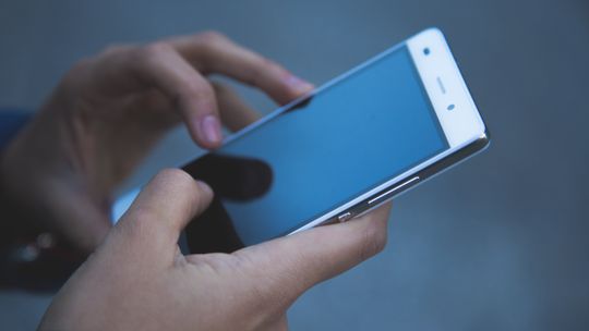 Chciał dorobić w internecie. W dwa dni stracił ponad 22 tys. zł
