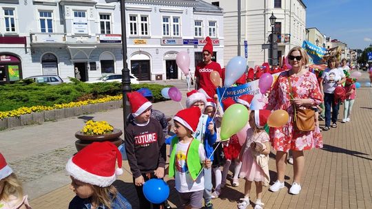 Ciechanów opanowały krasnoludki. Świętowały urodziny Marii Konopnickiej