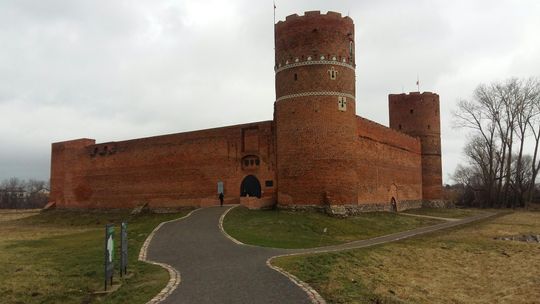 Ciechanowski zamek przyciąga coraz więcej turystów. Baszty, Dom Mały i dziedziniec zwiedziło prawie 20 tys. osób