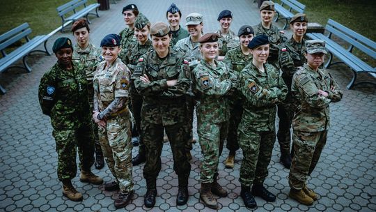 Coraz więcej kobiet w wojsku. W Ciechanowie zainaugurowano projekt „Women of NATO”