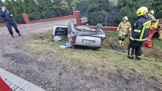 Dachowanie w Goławinie. Kierowca był pijany i pod wpływem narkotyków