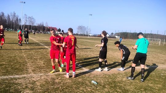 Derby dla Wkry, lider ze Słoszewa wygrywa - podsumowanie piłkarskiego weekendu Derby dla Wkry, lider ze Słoszewa wygrywa - podsumowanie piłkarskiego weekendu