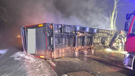 DK60 zablokowana w Ciechanowie. Utrudnienia po zdarzeniu z ciężarówką