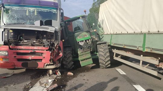 Dwa groźne zdarzenia z udziałem ciągników rolniczych w powiecie płońskim