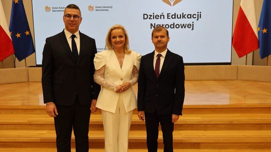 Dyrektorzy płońskich szkół odebrali nagrody z rąk Ministry Edukacji