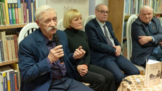 "Dzieje Nasielska" - promocja książki w czytelni biblioteki "Dzieje Nasielska" - promocja książki w czytelni biblioteki