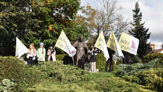 Dzień nauczyciela i marszobieg papieski w Szkole Podstawowej nr 4 w Płońsku
