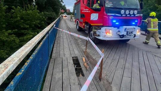 Dziura na moście w Jońcu. Potrzebny pilny remont przeprawy