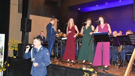 Echo Kobiet i Orkiestra Reprezentacyjna Policji stworzyły niezapomniane show Echo Kobiet i Orkiestra Reprezentacyjna Policji stworzyły niezapomniane show