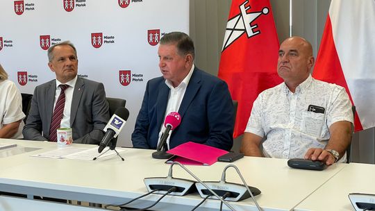 Edyta Górniak, Young Leosia i Oskar Cyms oraz wielki mecz otwarcia stadionu w Płońsku