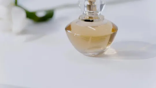 Fenomen odpowiedników perfum – dlaczego warto je wybrać?