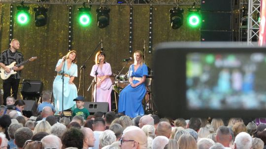 Festyn Rodzin "u Maksymiliana" i muzyczna zabawa z zespołem MIG