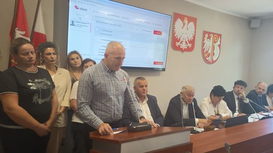 Gorąca sesja Powiatu Płońskiego. Sprawa dyrektora szkoły w Czerwińsku znów wywołała wielkie emocje