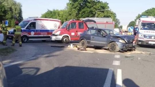 Groźne zderzenie vw i opla na DK10. Znamy szczegóły poniedziałkowego wypadku. 