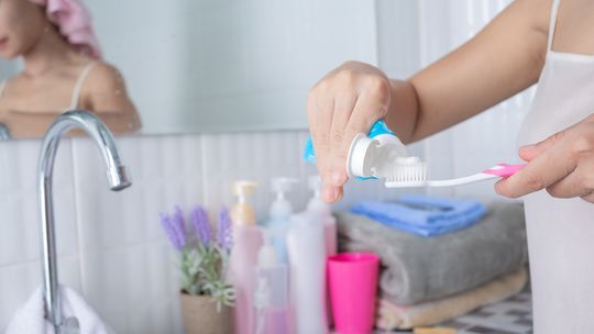 Ile minut myje się zęby szczoteczką soniczną?