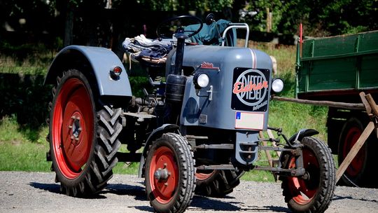 Internetowy oszust wyłudził zaliczkę za ciągnik, którego nie było