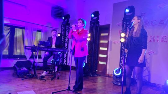 Izabela Trojanowska zaśpiewała w Nowym Mieście Izabela Trojanowska zaśpiewała w Nowym Mieście