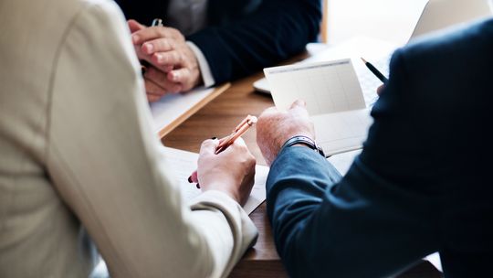 Jak adwokat w Warszawie pomaga przygotować się do rozprawy rozwodowej?