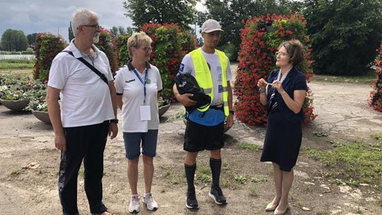 Jak Forrest Gump... Tomasz biegnie dla dzielnej Neli! Po drodze zatrzymał się w Płońsku Jak Forrest Gump... Tomasz biegnie dla dzielnej Neli! Po drodze zatrzymał się w Płońsku
