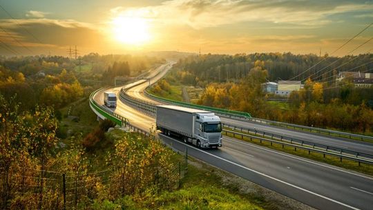 Jak obniżyć koszt ubezpieczenia ciągnika siodłowego?