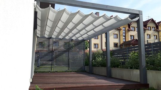 Jakie drewno na pergolę ogrodową?