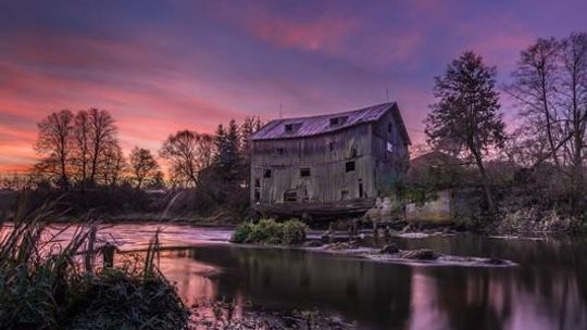 Joniecka biblioteka rozstrzygnęła konkurs fotograficzny