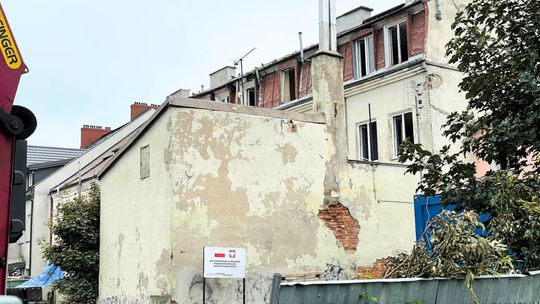 Kamienice w centrum Płońska w trakcie remontu. Mieszkania, lokale i restauracja
