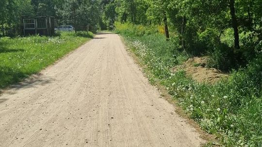 Kilometrowy odcinek drogi gminnej w Załuskach zostanie przebudowany