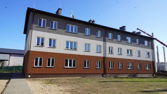 Klucze do nowych mieszkań w Raciążu przekazane. Czy powstaną kolejne bloki?