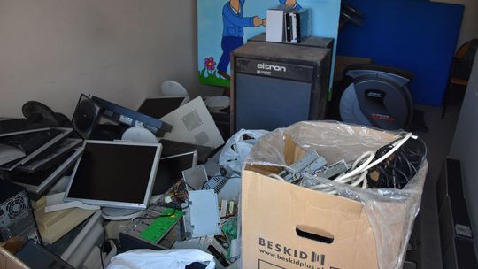 Kolejna zbiórka elektrośmieci w budynku SOSW w Płońsku