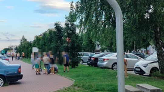 Kolejne niebezpieczne zdarzenie z udziałem dzieci na hulajnodze. 71-latka potrącona w Płońsku