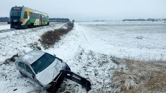 Kolejny wypadek na przejeździe kolejowym. Tym razem w powiecie sierpeckim 