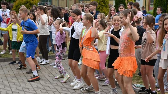 Kolorowy Dzień Dziecka w szkołach i przedszkolach