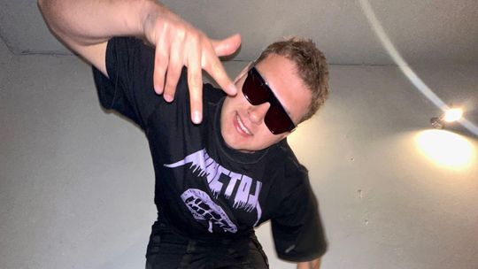 Kontrowersje wokół gwiazdy Powiatowych Dni Młodzieży – wystąpi Wac Toja Kontrowersje wokół gwiazdy Powiatowych Dni Młodzieży – wystąpi Wac Toja