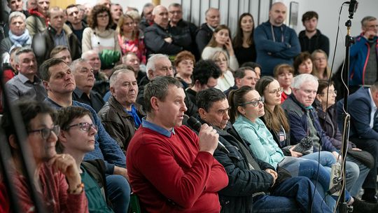 Kontrowersyjny przebieg nowej linii kolejowej przez Nasielsk. Mieszkańcy "bombardowali" PKP