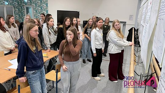 „Kryształki słów” – młodzi twórcy na warsztatach literackich w Płońsku