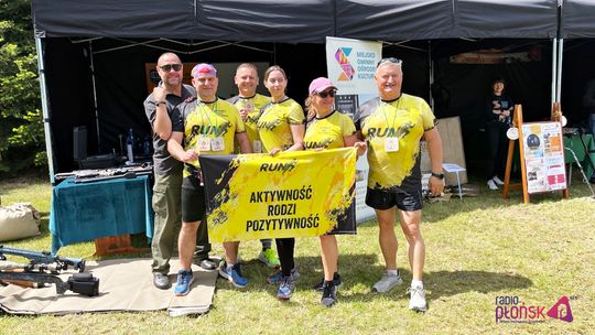 Kwitnące ogrody w Leśniczówce Kuchary przyciągnęły biegaczy i zwiedzających