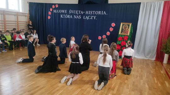 Majowe Święta w wykonaniu uczniów szkoły z Mystkowa