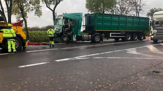 MAN w tył Scanii. Kierowca w szpitalu.