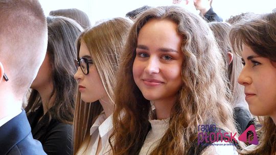 Maturzyści oficjalnie pożegnani. Czas na egzamin dojrzałości