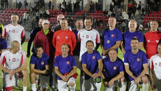 Mecz Gwiazd i płońskich Oldboyów. Nowy stadion stał się areną futbolowego święta