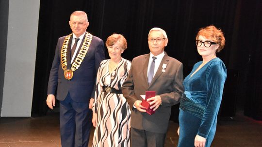 Miłość, która się nie kończy. Uroczystość Diamentowych i Złotych Godów w Płońsku