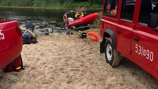 Nie żyje 28-latek. Utonął w jeziorku w Secyminku Nie żyje 28-latek. Utonął w jeziorku w Secyminku